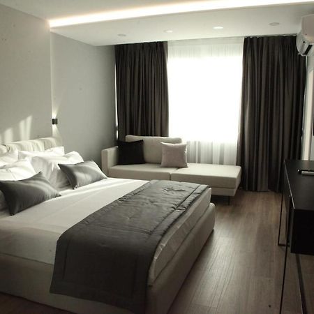 L'Hotel Tirana Extérieur photo