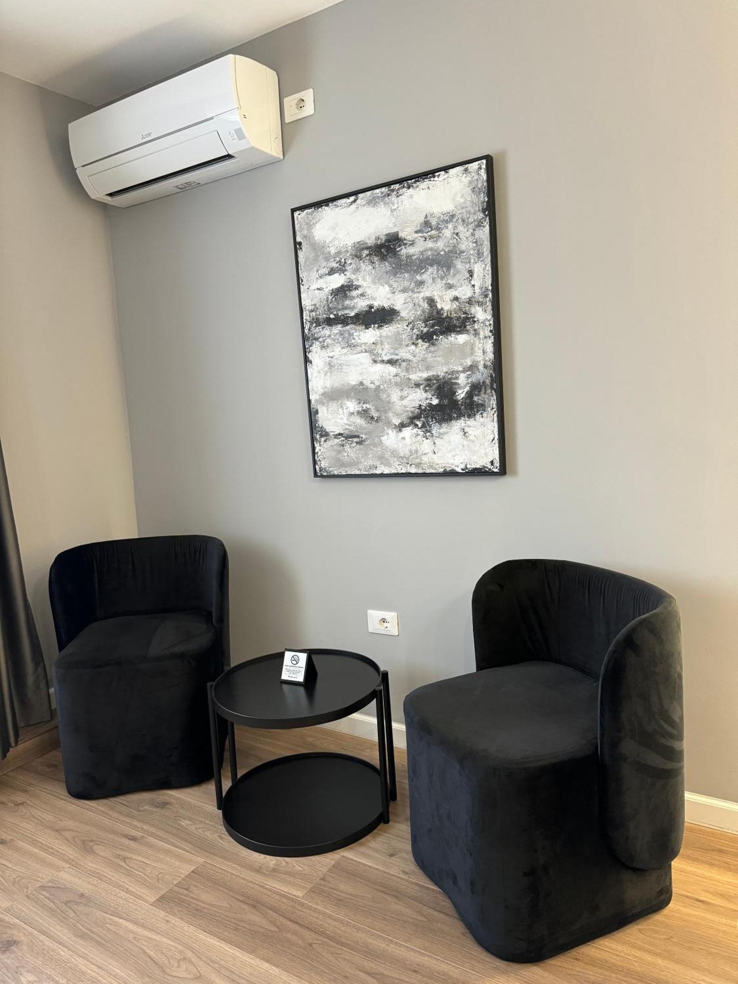 L'Hotel Tirana Extérieur photo