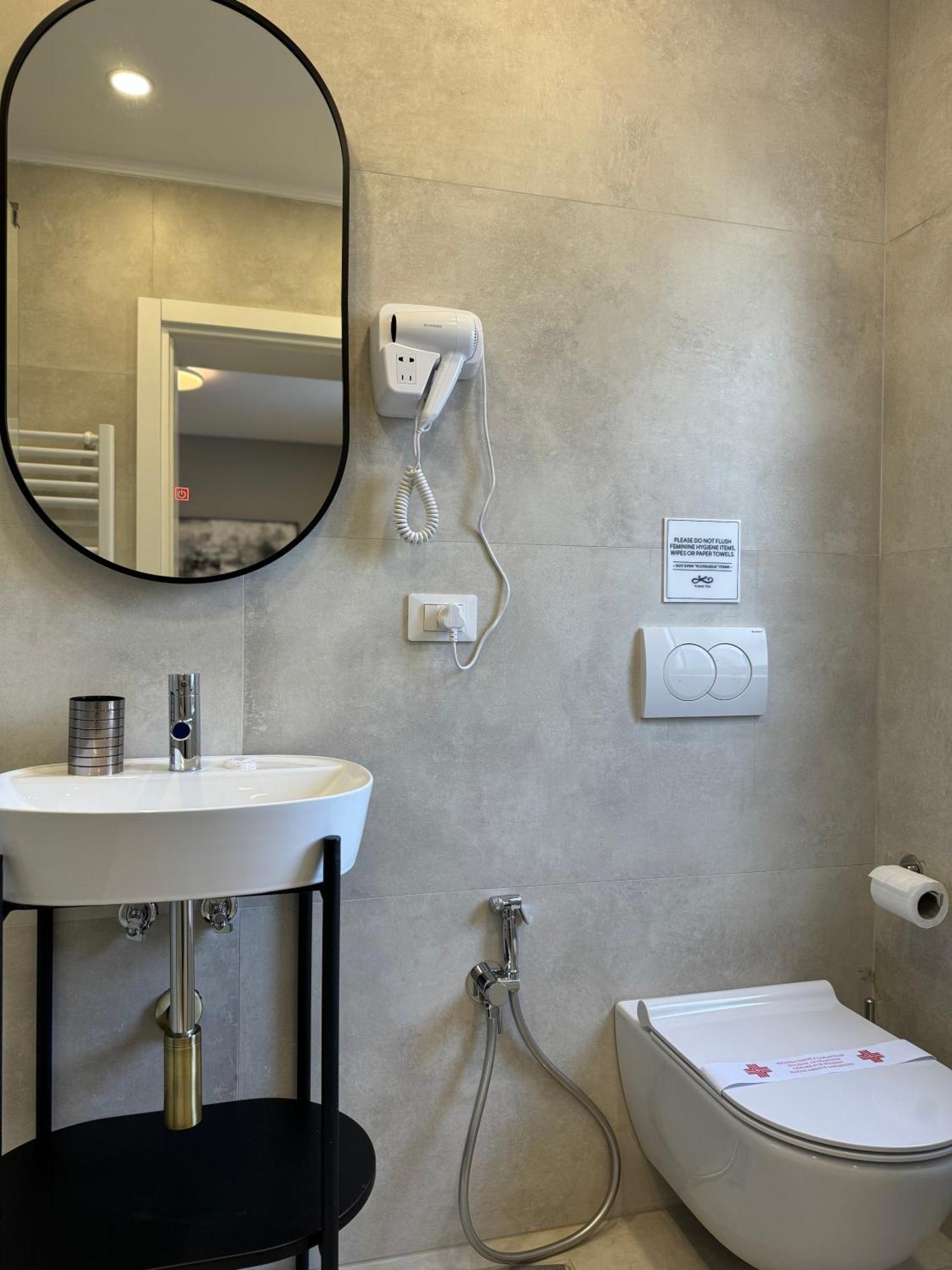 L'Hotel Tirana Extérieur photo
