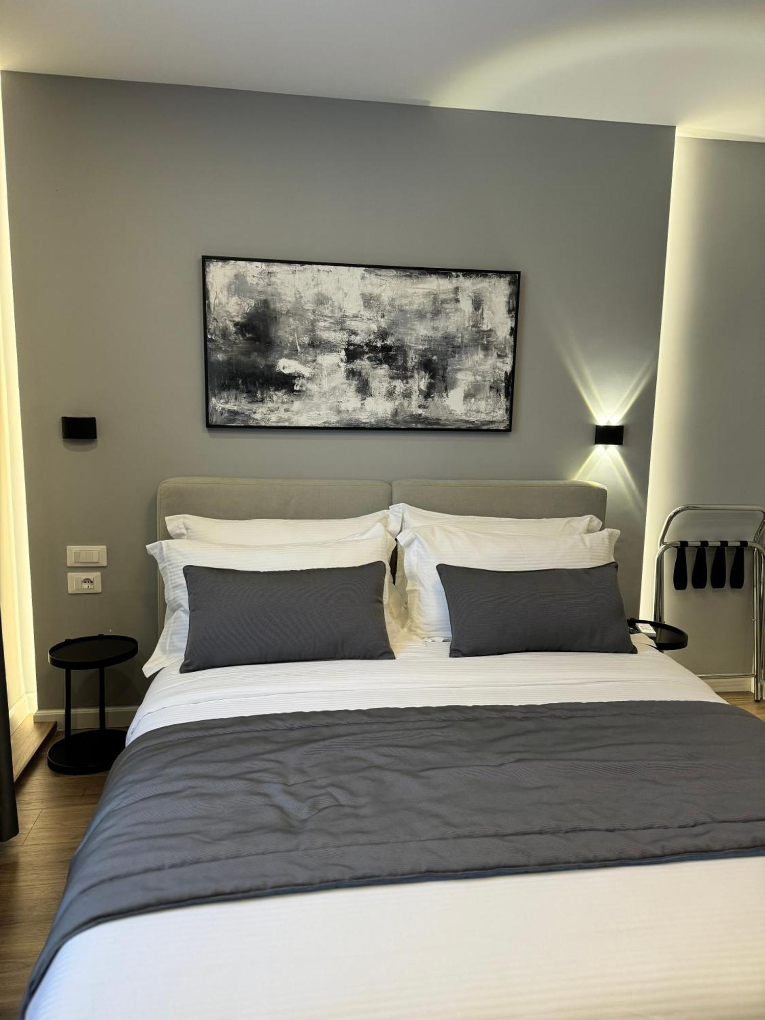 L'Hotel Tirana Extérieur photo