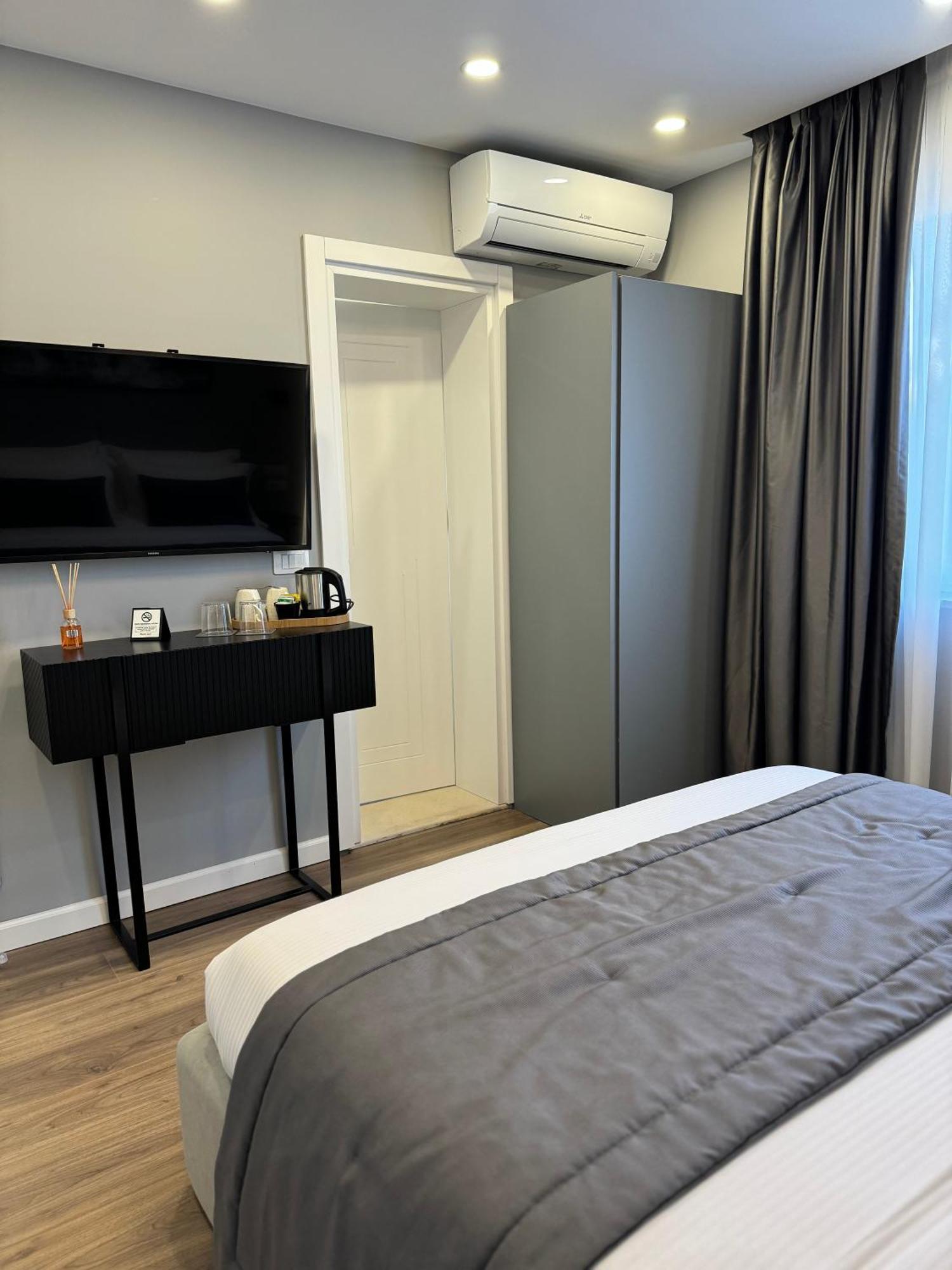 L'Hotel Tirana Extérieur photo