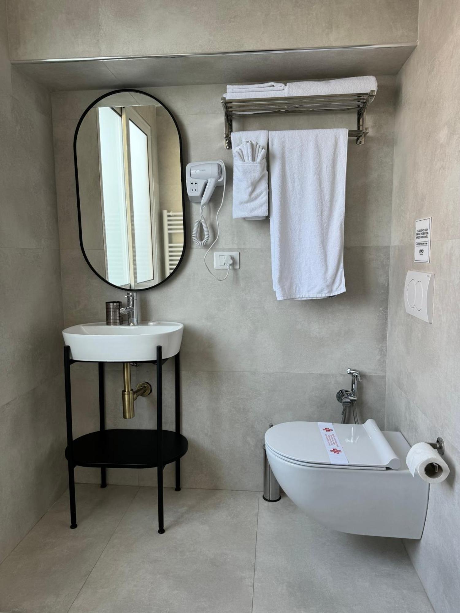 L'Hotel Tirana Extérieur photo